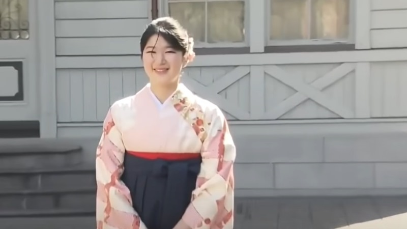 Японская принцесса Айко окончила Университет Гакусюин